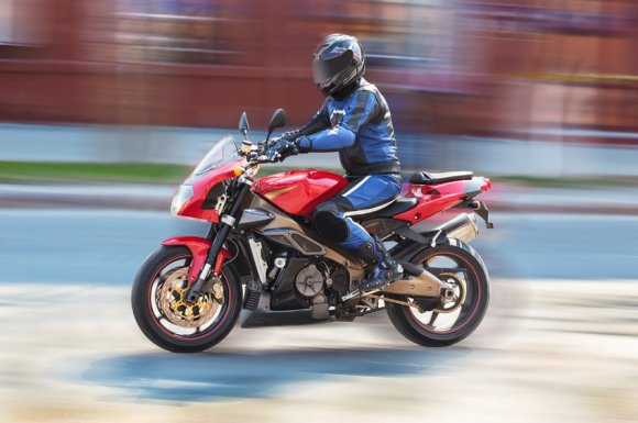 Devis gratuit pour rénovation d'une sellerie de moto sportive à Lyon